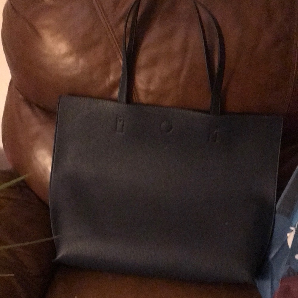 Navy Handbag/Tote Super Cute. Snap Closure